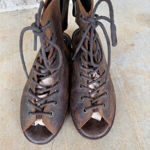 Free People Sz 9 Brown Lace UP sandals